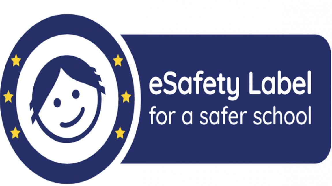 eSafety Label, eğitim ve öğrenim deneyiminin bir parçası olarak çevrimiçi teknolojiye güvenli erişim için güvenli ve zenginleştirici bir ortam sağlamayı hedeflemektedir.